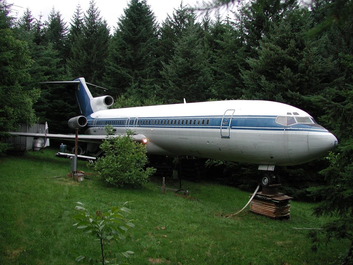 Avion-kuća u šumama Oregona